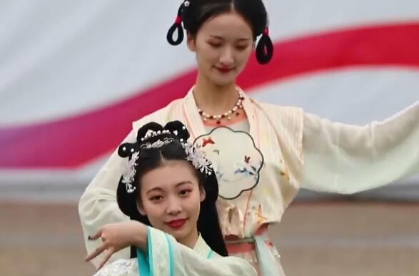 如何讓“國(guó)風(fēng)”吹向世界？媒體大咖熱議
